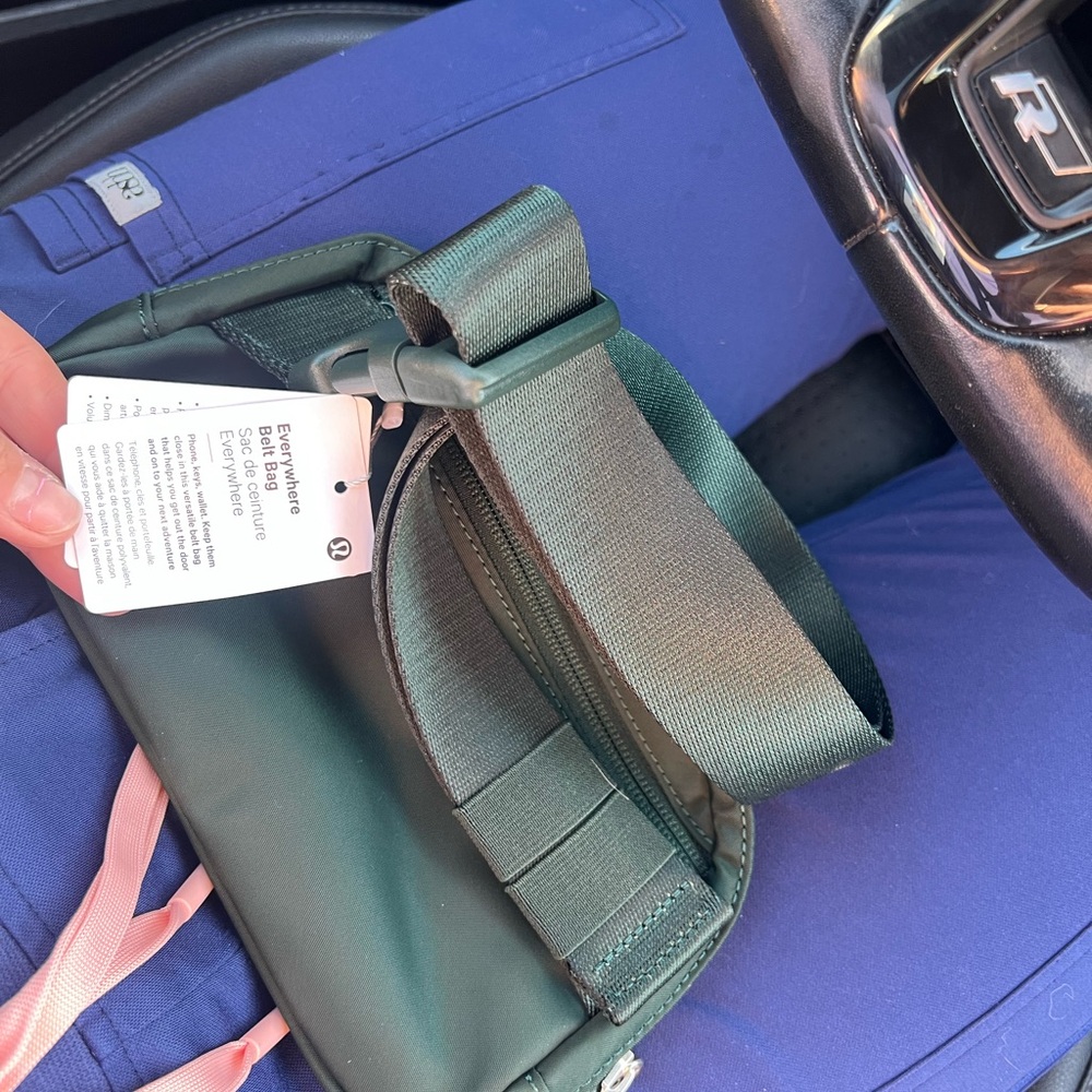 Lululemon Everywhere Forest Green Belt Bag